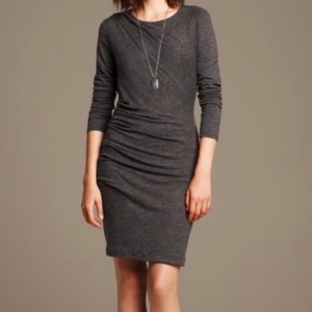 Banana Republic long sleeve ruched stretch knit dress form fitting M gray black